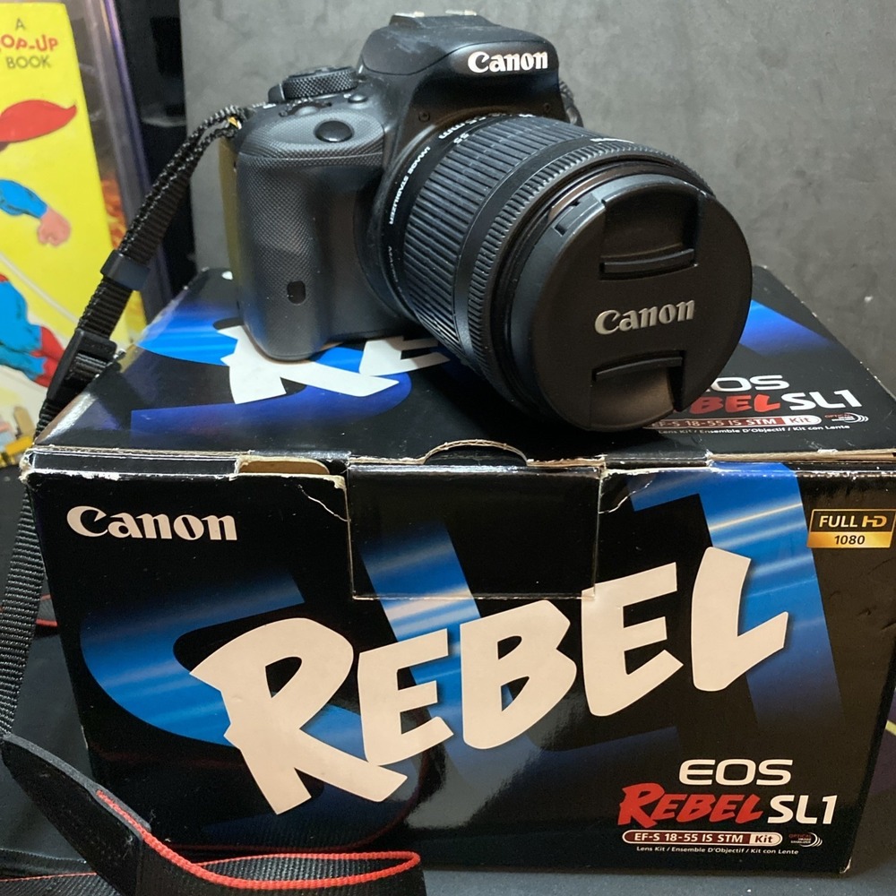 Canon EOS Rebel SL1 Digital SLR Camera Strap Lens Paperwork Cord Manual Disc C1